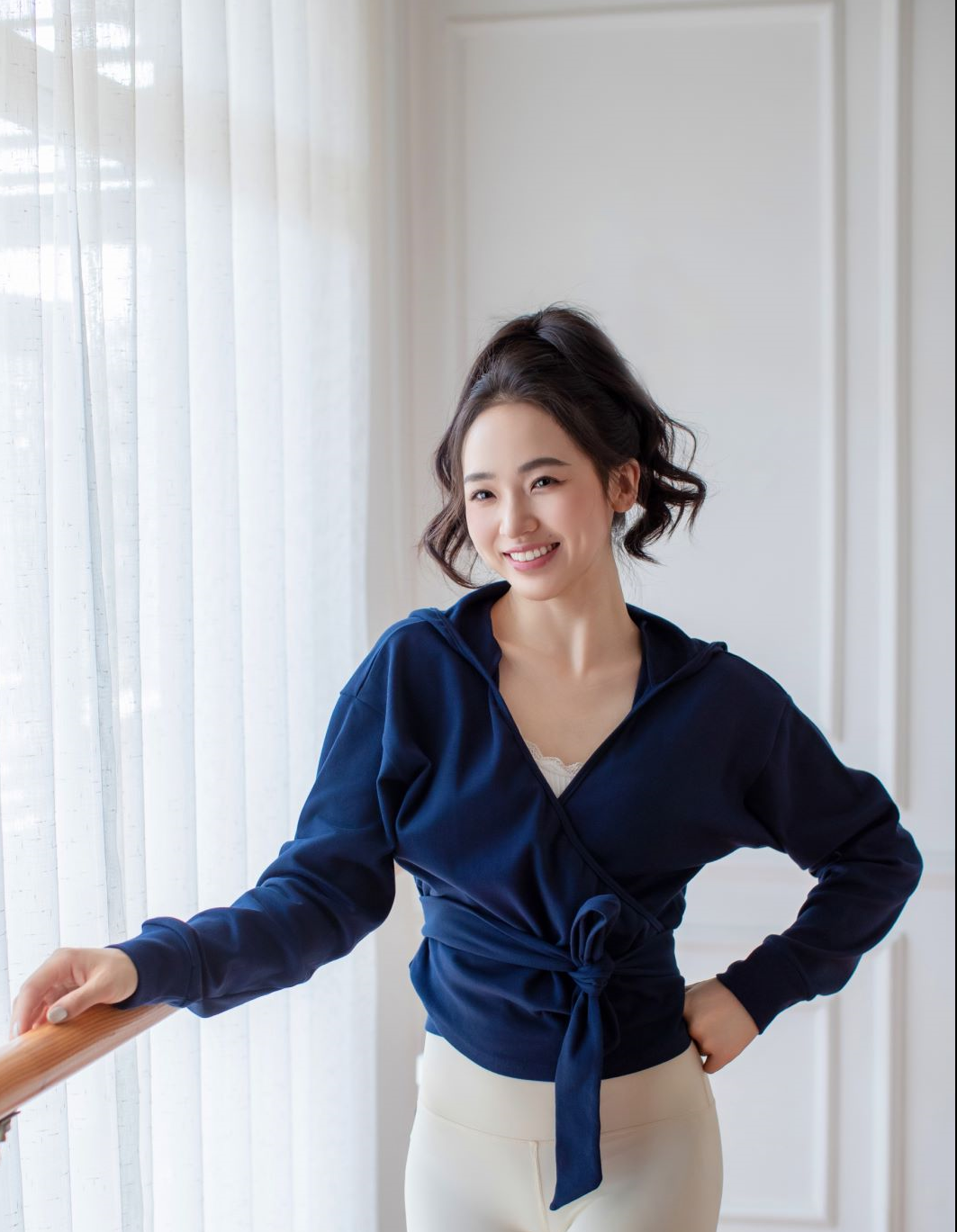 Plush Long-sleeved Tie Loose Sports Hoodie