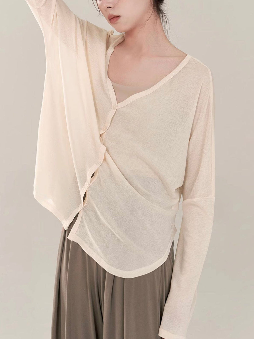 Loose-Fitting Long-Sleeved Blouse