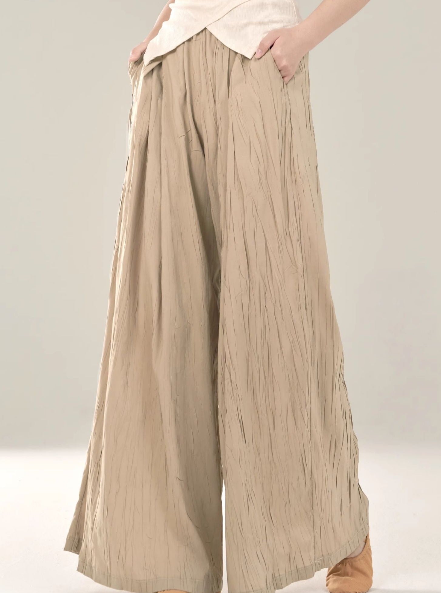Khaki loose-fitting trousers classical dance costume