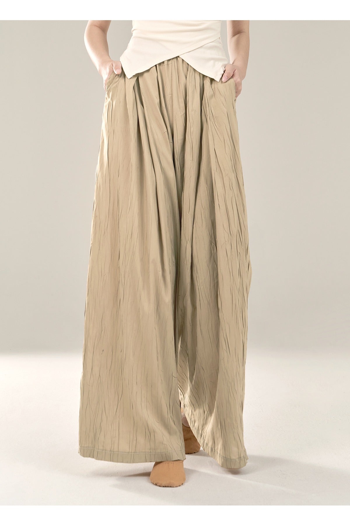 "Khaki loose trousers classical dance costume daily wear"