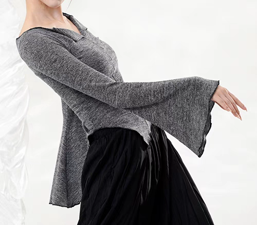 Irregular Slim-fit Bell Sleeves Activewear Shirt