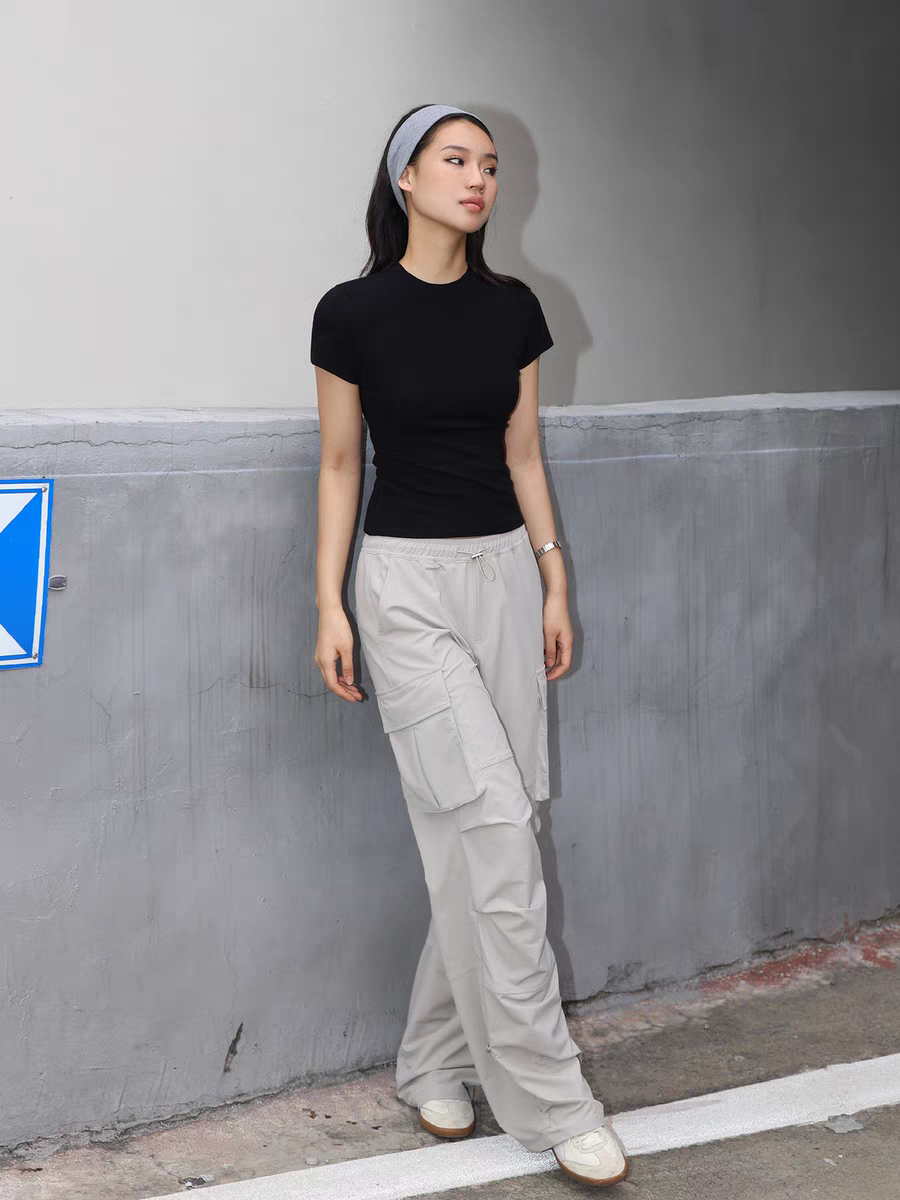 Round neck thin solid color slimming T-shirt