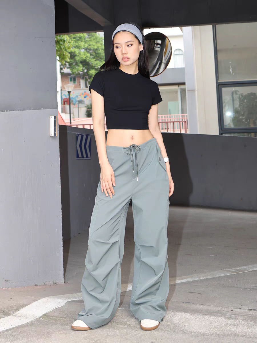 Round neck thin solid color slimming T-shirt