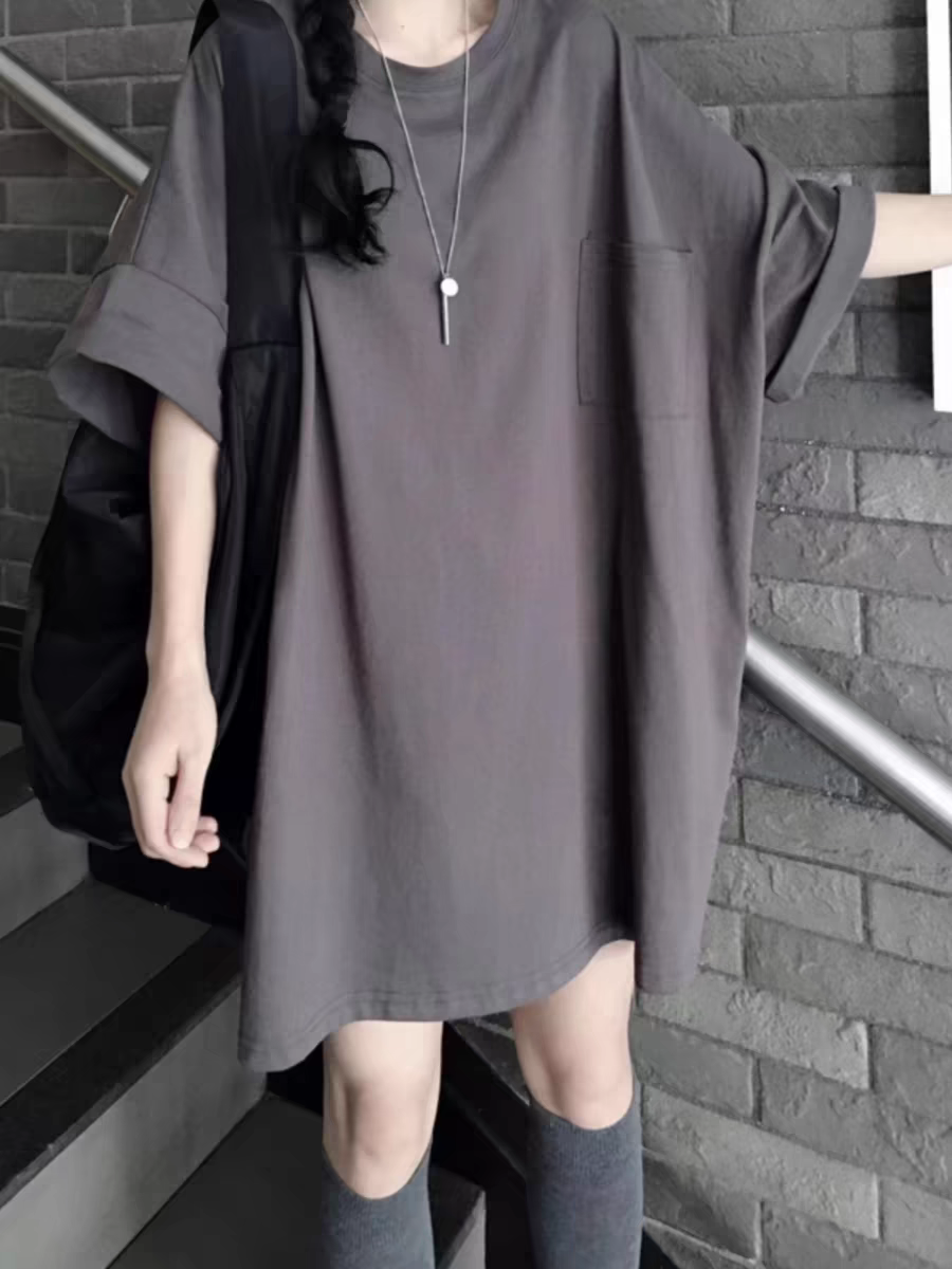 Over-sized round-necked half-sleeve T-shirt.