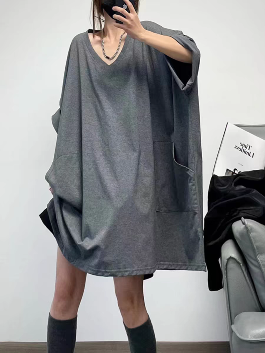 Casual and fashionable V-neck solid color T-shirt